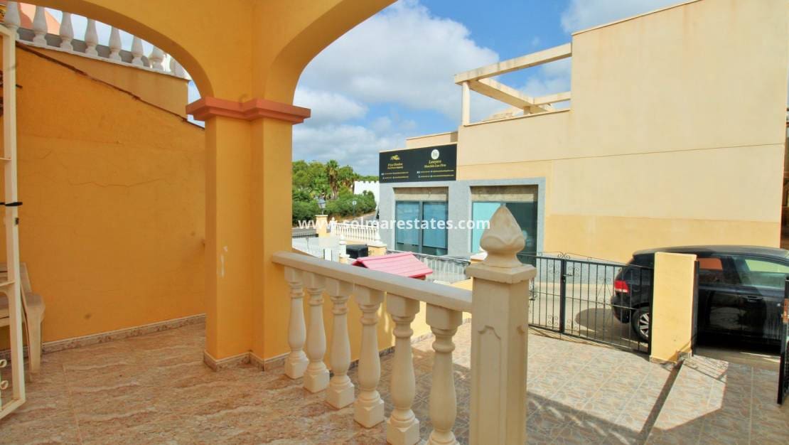 2 soveværelse Byhus til salg i Villamartin med swimmingpool - € 159.900 (Ref: 10078950)