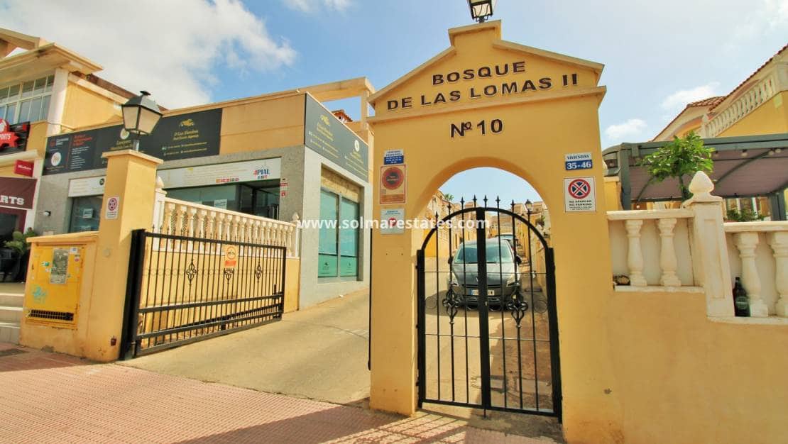 2 soveværelse Byhus til salg i Villamartin med swimmingpool - € 159.900 (Ref: 10078950)
