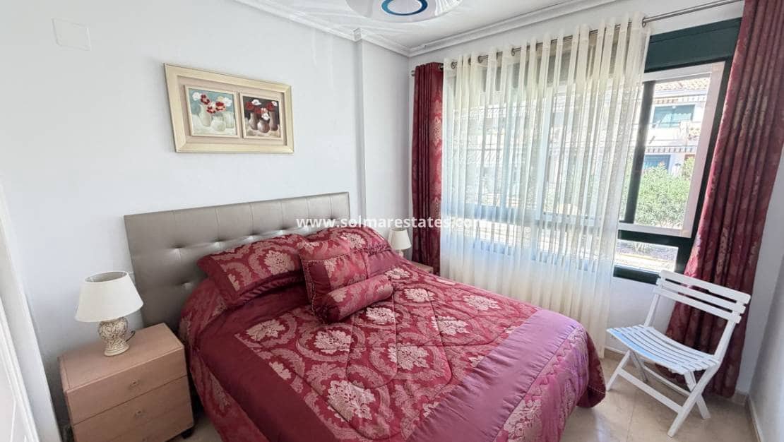 2 makuuhuone Omakotitalo myytävänä paikassa Campoamor mukana uima-altaan - 239 995 € (Ref: 10078951)