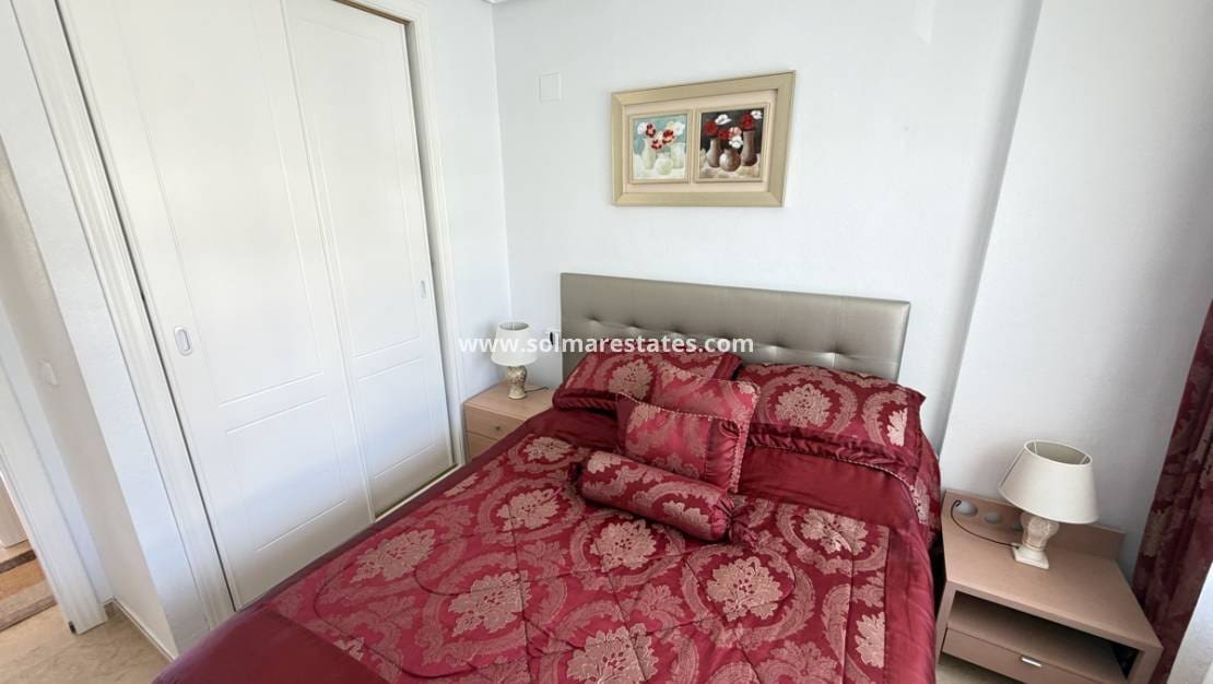 2 makuuhuone Omakotitalo myytävänä paikassa Campoamor mukana uima-altaan - 239 995 € (Ref: 10078951)