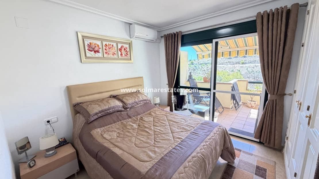 2 makuuhuone Omakotitalo myytävänä paikassa Campoamor mukana uima-altaan - 239 995 € (Ref: 10078951)