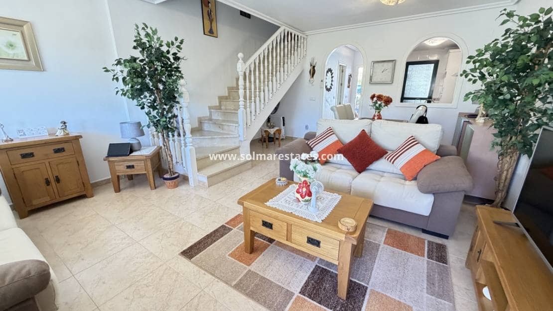2 makuuhuone Omakotitalo myytävänä paikassa Campoamor mukana uima-altaan - 239 995 € (Ref: 10078951)