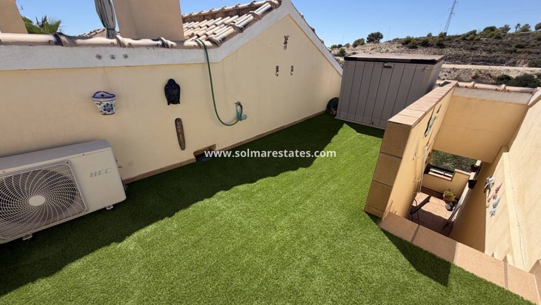 2 makuuhuone Omakotitalo myytävänä paikassa Campoamor mukana uima-altaan - 239 995 € (Ref: 10078951)