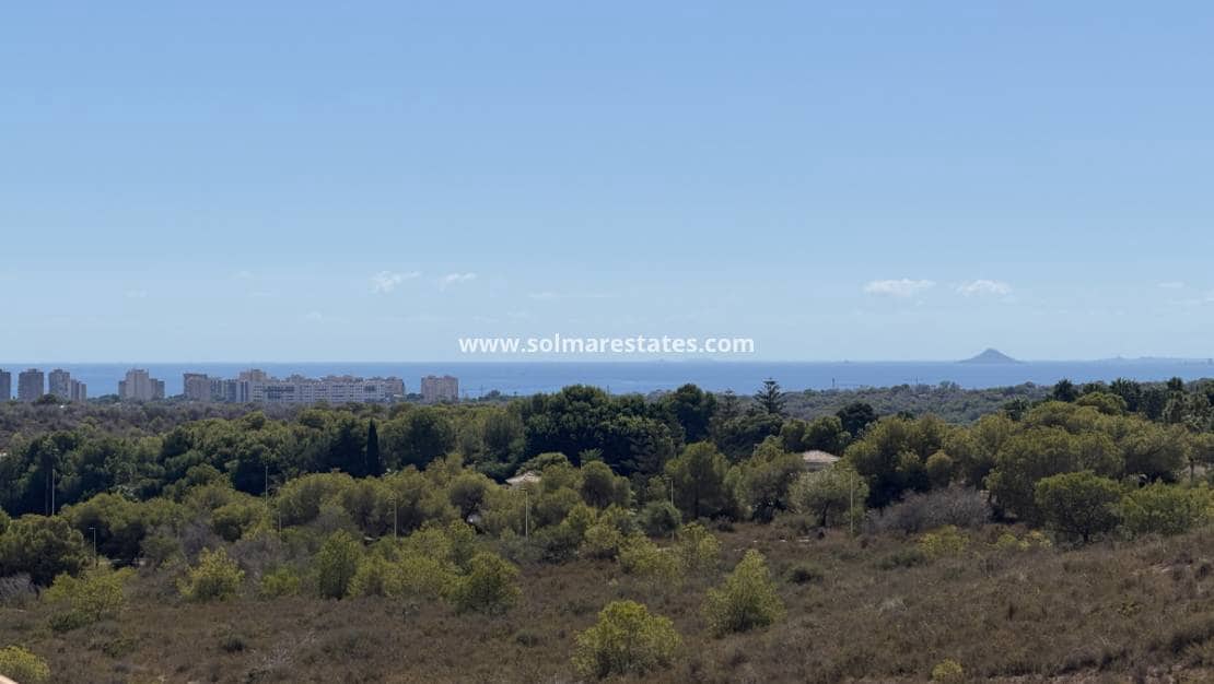 2 makuuhuone Omakotitalo myytävänä paikassa Campoamor mukana uima-altaan - 239 995 € (Ref: 10078951)