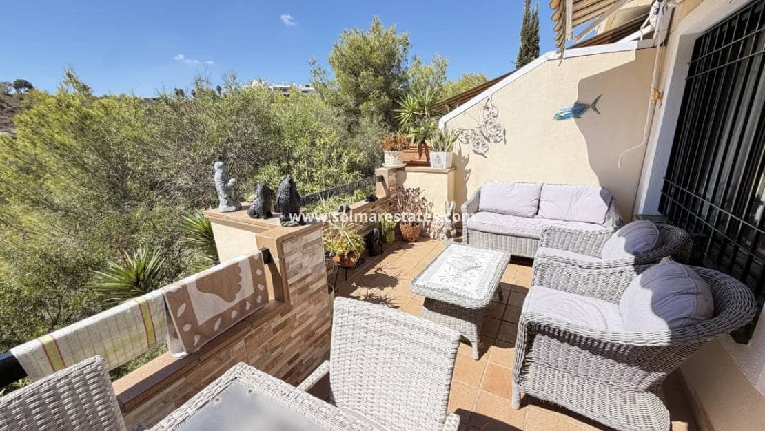 2 makuuhuone Omakotitalo myytävänä paikassa Campoamor mukana uima-altaan - 239 995 € (Ref: 10078951)