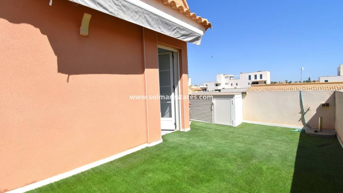 3 Zimmer Villa zu verkaufen in Playa Flamenca mit Pool - 429.000 € (Ref: 10078952)