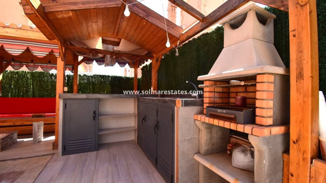 3 Zimmer Villa zu verkaufen in Playa Flamenca mit Pool - 429.000 € (Ref: 10078952)