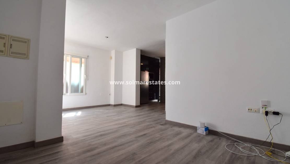 3 Zimmer Villa zu verkaufen in Playa Flamenca mit Pool - 429.000 € (Ref: 10078952)