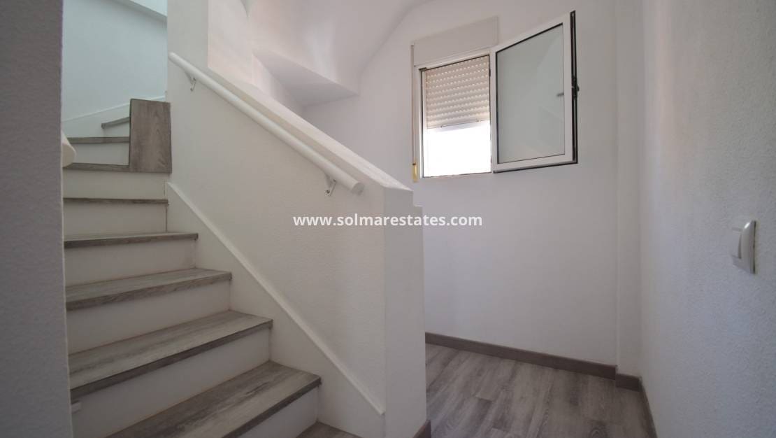 3 Zimmer Villa zu verkaufen in Playa Flamenca mit Pool - 429.000 € (Ref: 10078952)