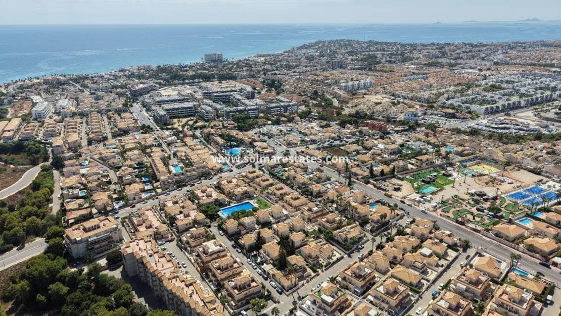3 Zimmer Villa zu verkaufen in Playa Flamenca mit Pool - 429.000 € (Ref: 10078952)