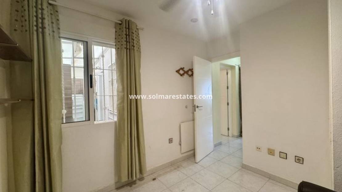 3 bedroom Apartment for sale in La Florida with pool - € 159,995 (Ref: 10078953)