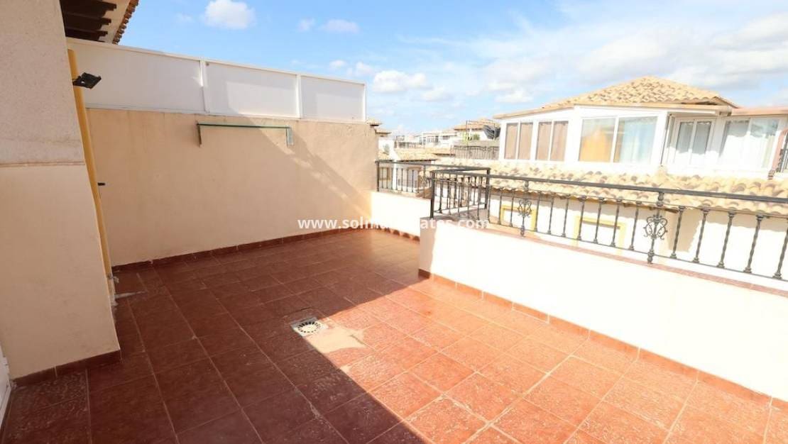 Pareado de 2 habitaciones en Playa Flamenca en venta con piscina - 240.000 € (Ref: 10078954)