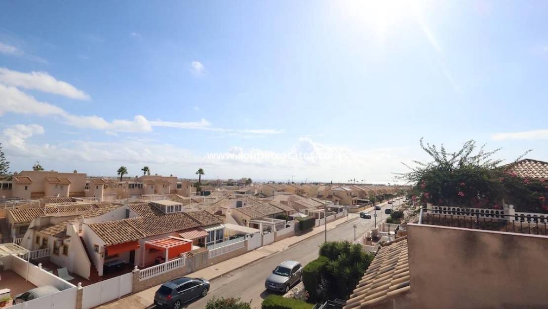Pareado de 2 habitaciones en Playa Flamenca en venta con piscina - 240.000 € (Ref: 10078954)