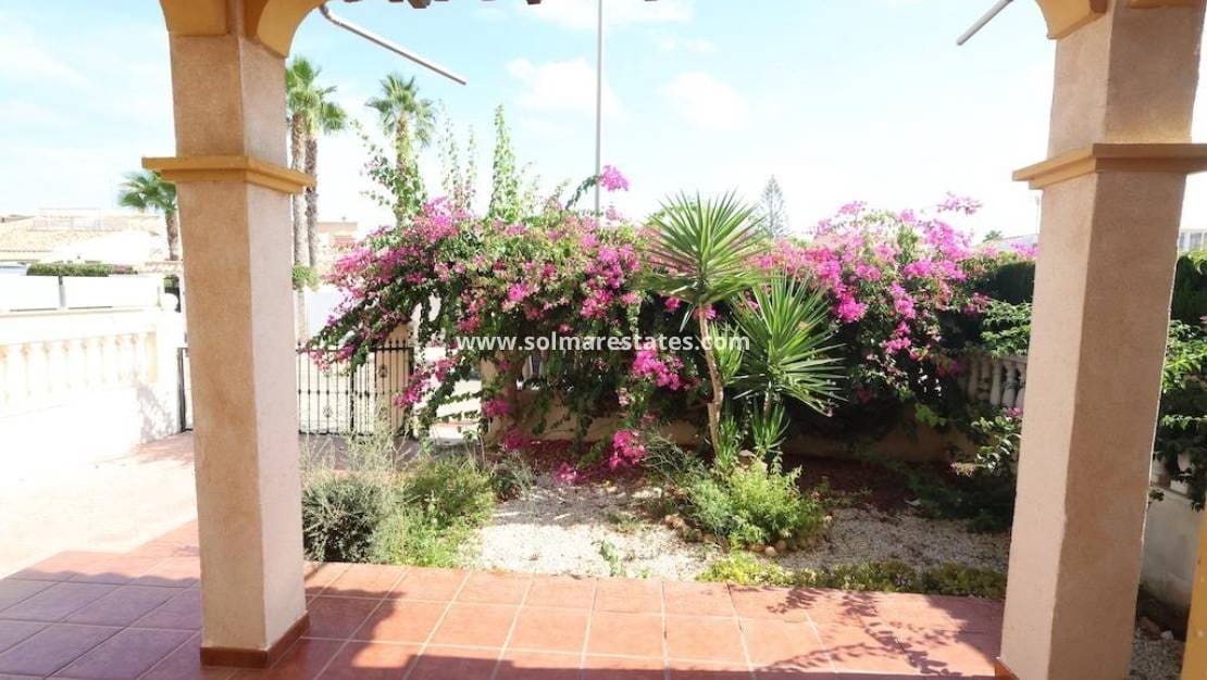 Pareado de 2 habitaciones en Playa Flamenca en venta con piscina - 240.000 € (Ref: 10078954)