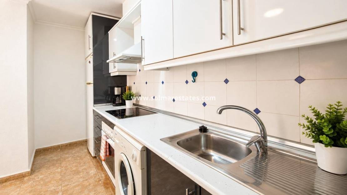 2 slaapkamer Appartement te koop in Cabo Roig met zwembad garage - € 189.000 (Ref: 10079802)