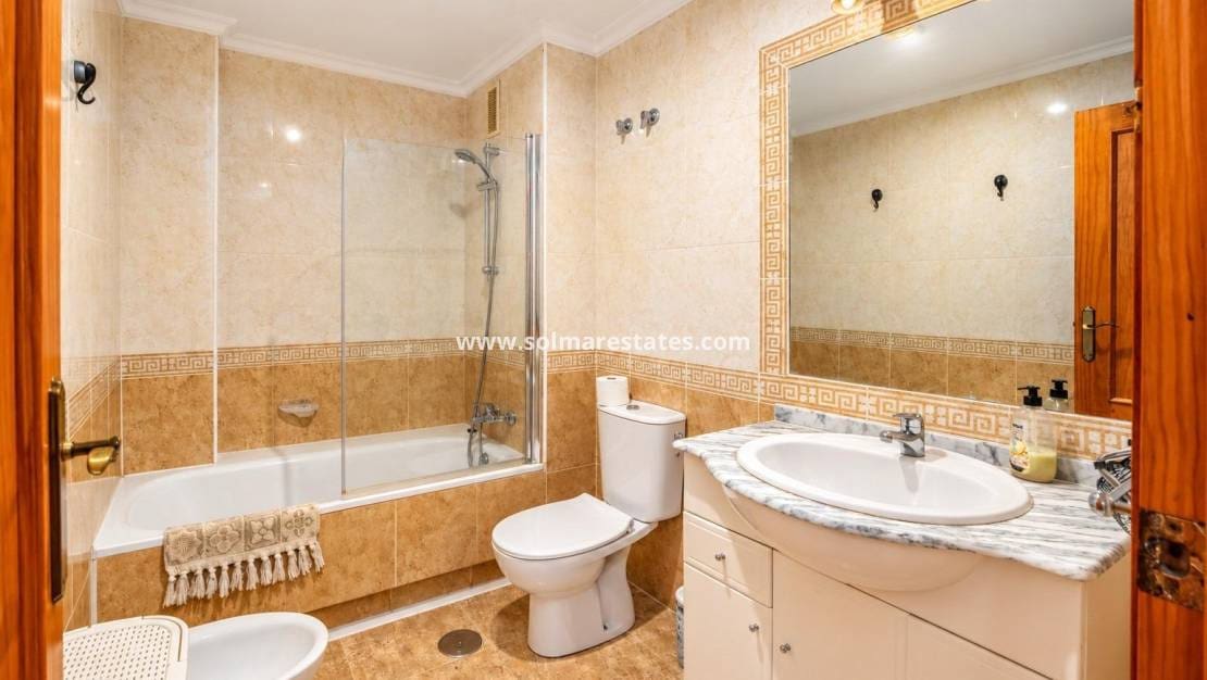 2 slaapkamer Appartement te koop in Cabo Roig met zwembad garage - € 189.000 (Ref: 10079802)