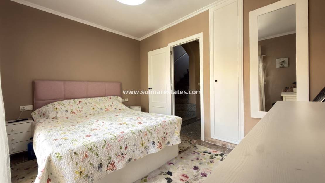3 makuuhuone Omakotitalo myytävänä paikassa La Zenia mukana uima-altaan - 209 950 € (Ref: 10079939)