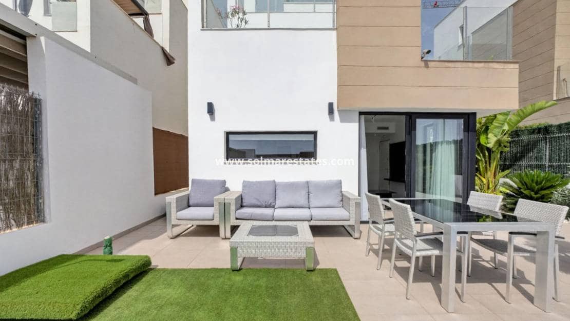 3 sovrum Villa till salu i El Raso med pool - 445 000 € (Ref: 10080202)