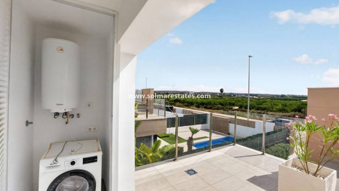 3 sovrum Villa till salu i El Raso med pool - 445 000 € (Ref: 10080202)