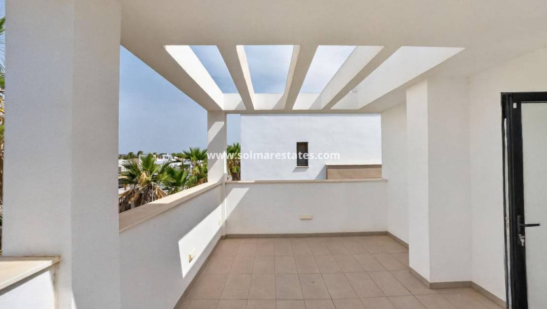 3 sovrum Villa till salu i El Raso med pool - 445 000 € (Ref: 10080202)