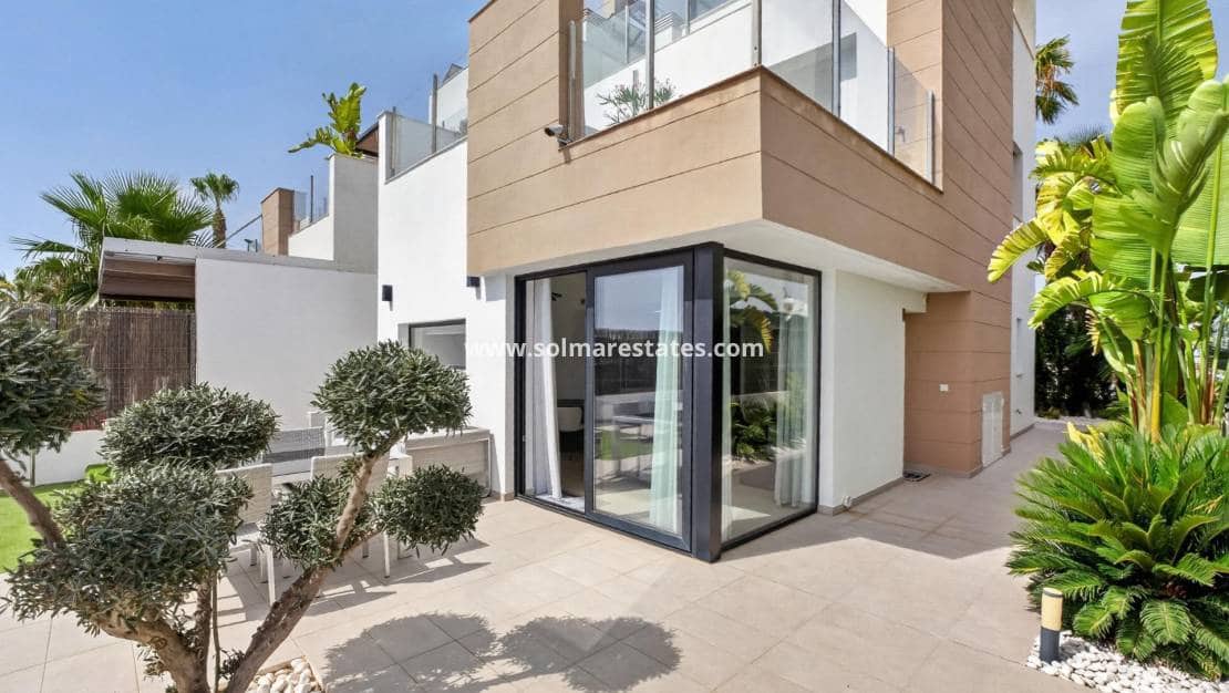 3 sovrum Villa till salu i El Raso med pool - 445 000 € (Ref: 10080202)
