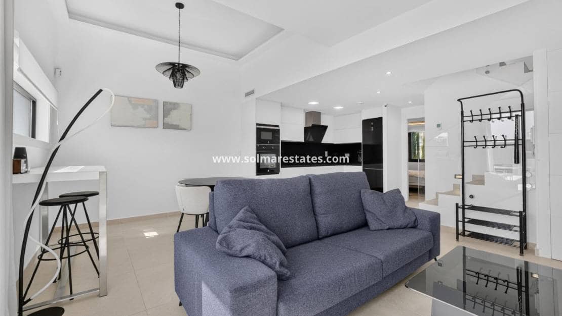 3 sovrum Villa till salu i El Raso med pool - 445 000 € (Ref: 10080202)