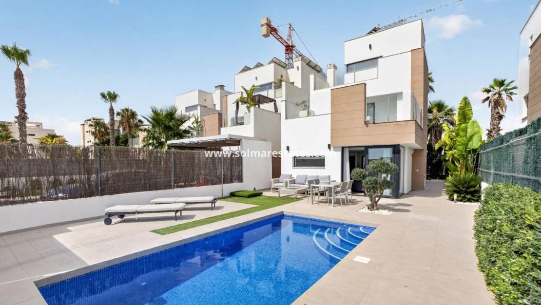 3 sovrum Villa till salu i El Raso med pool - 445 000 € (Ref: 10080202)