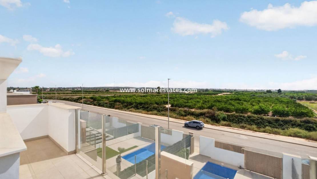3 sovrum Villa till salu i El Raso med pool - 445 000 € (Ref: 10080202)