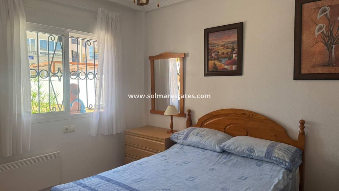 2 slaapkamer Appartement te koop in Orihuela Costa met zwembad - € 179.950 (Ref: 10085020)