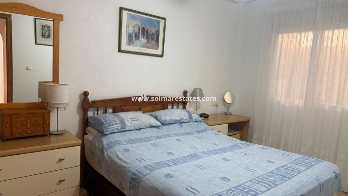 2 slaapkamer Appartement te koop in Orihuela Costa met zwembad - € 179.950 (Ref: 10085020)