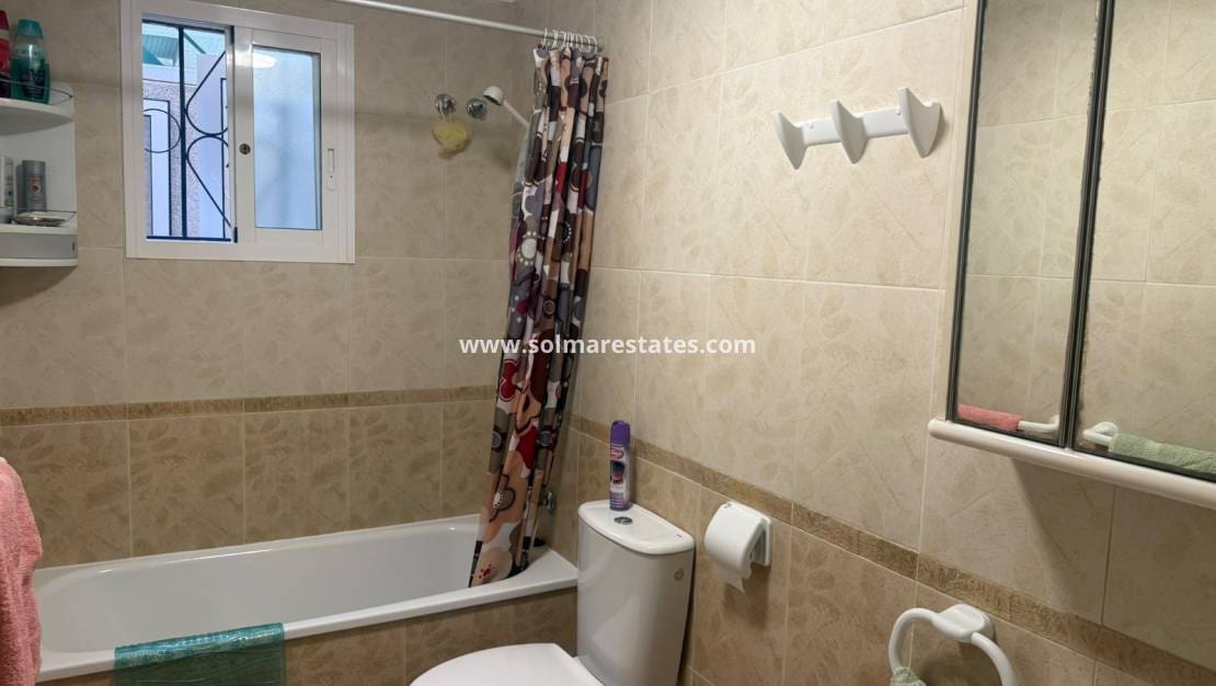 2 slaapkamer Appartement te koop in Orihuela Costa met zwembad - € 179.950 (Ref: 10085020)