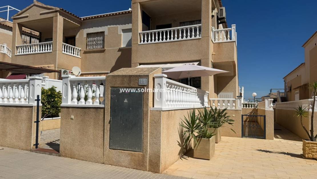 2 slaapkamer Appartement te koop in Orihuela Costa met zwembad - € 179.950 (Ref: 10085020)