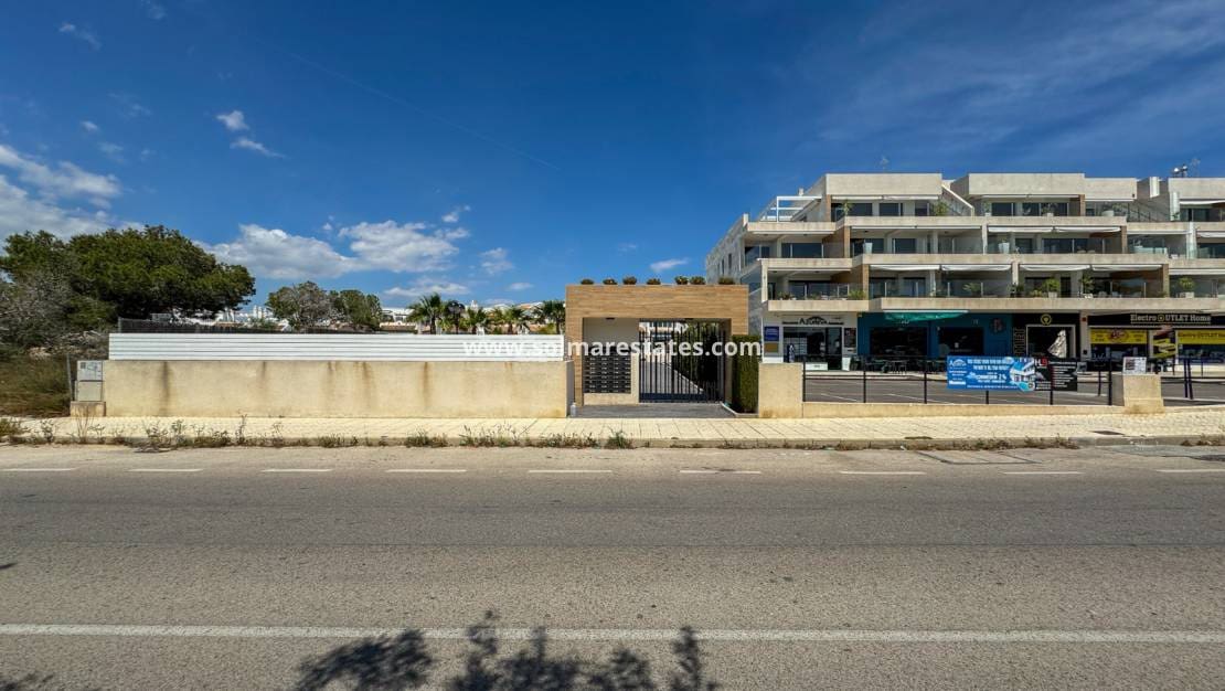 2 camera da letto Appartamento in vendita in Villamartin con piscina garage - 375.000 € (Rif: 10086553)