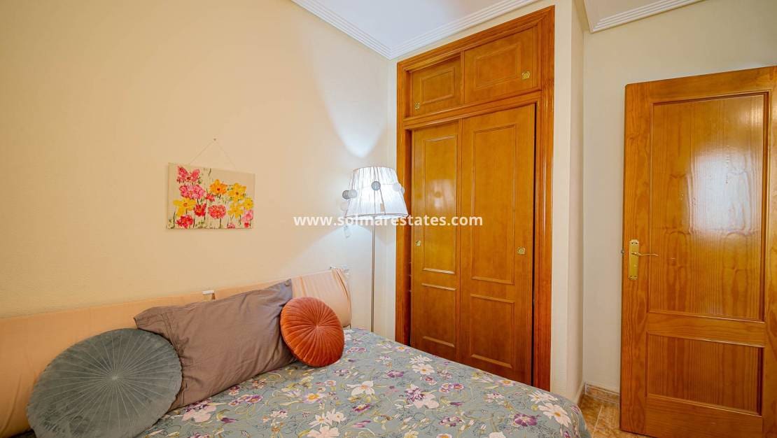 2 Zimmer Apartment zu verkaufen in Orihuela Costa mit Pool - 155.000 € (Ref: 10086723)