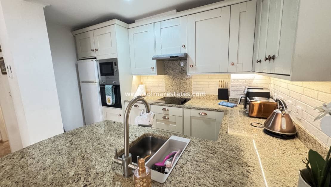 2 Zimmer Apartment zu verkaufen in Cabo Roig mit Pool Garage - 189.995 € (Ref: 10086725)