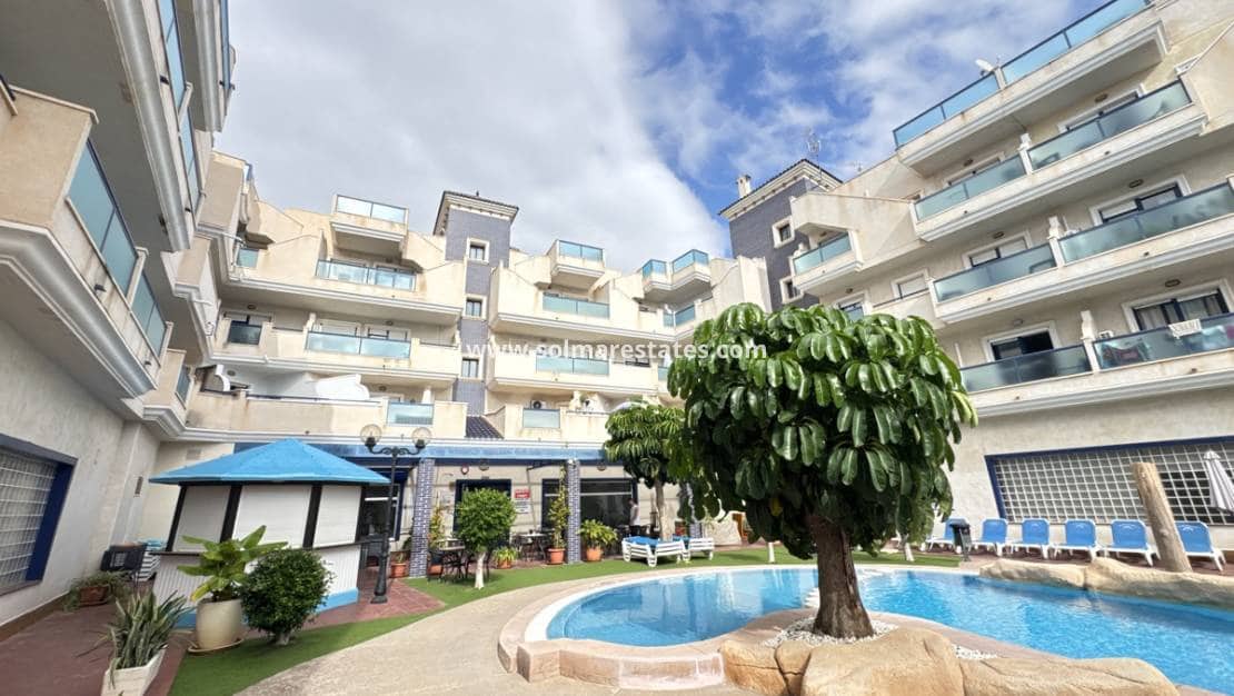 2 Zimmer Apartment zu verkaufen in Cabo Roig mit Pool Garage - 189.995 € (Ref: 10086725)