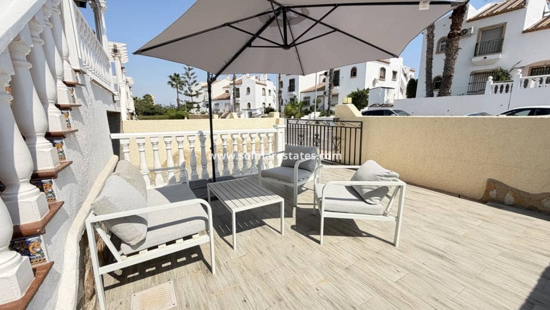 5 quarto Moradia para venda em Villamartin com piscina - 475 000 € (Ref: 10086726)