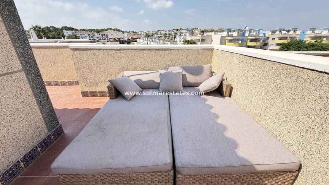 5 quarto Moradia para venda em Villamartin com piscina - 475 000 € (Ref: 10086726)