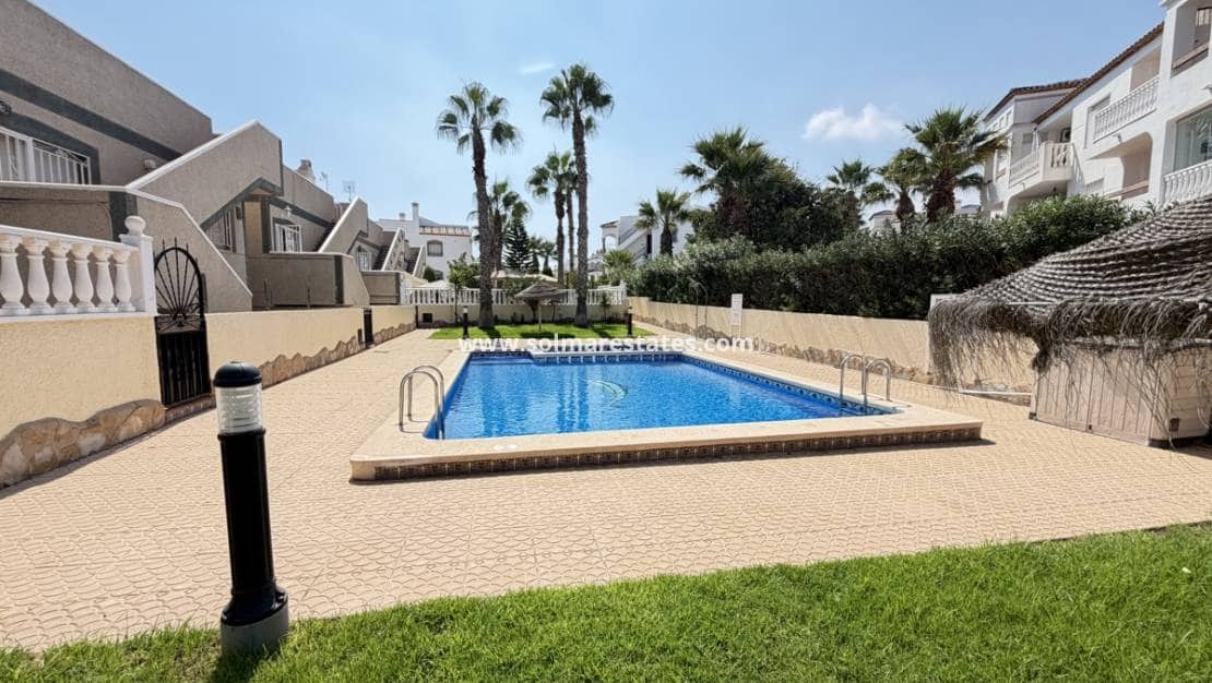 5 quarto Moradia para venda em Villamartin com piscina - 475 000 € (Ref: 10086726)