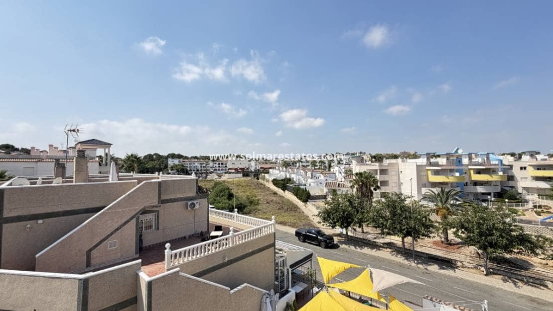 5 quarto Moradia para venda em Villamartin com piscina - 475 000 € (Ref: 10086726)