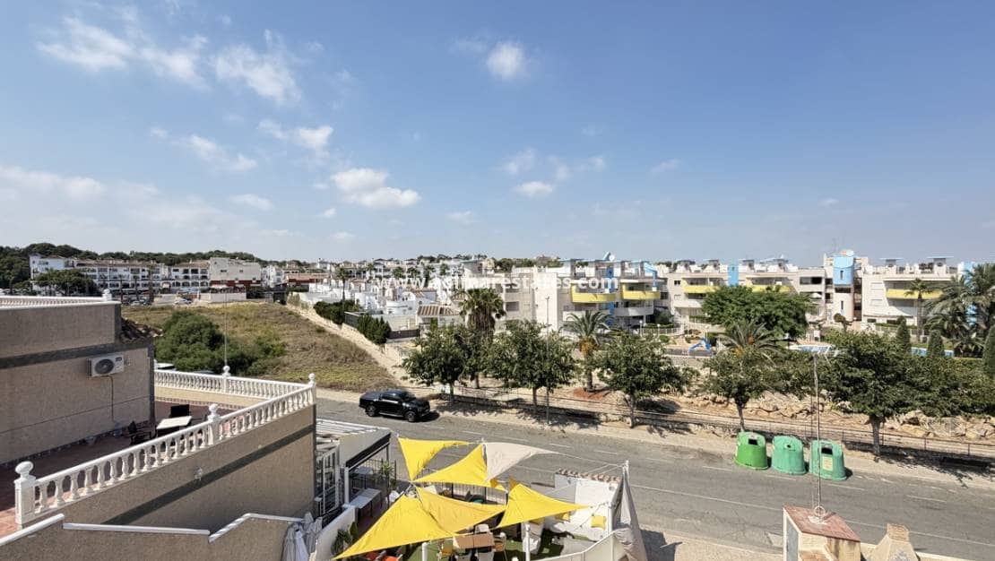 5 quarto Moradia para venda em Villamartin com piscina - 475 000 € (Ref: 10086726)