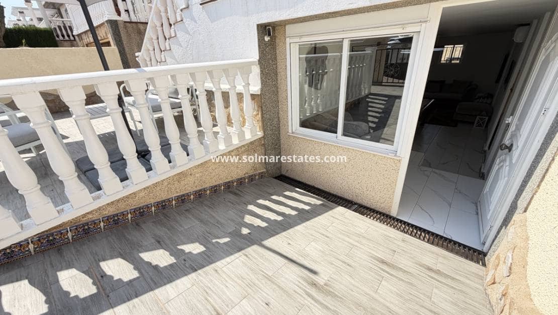 5 quarto Moradia para venda em Villamartin com piscina - 475 000 € (Ref: 10086726)
