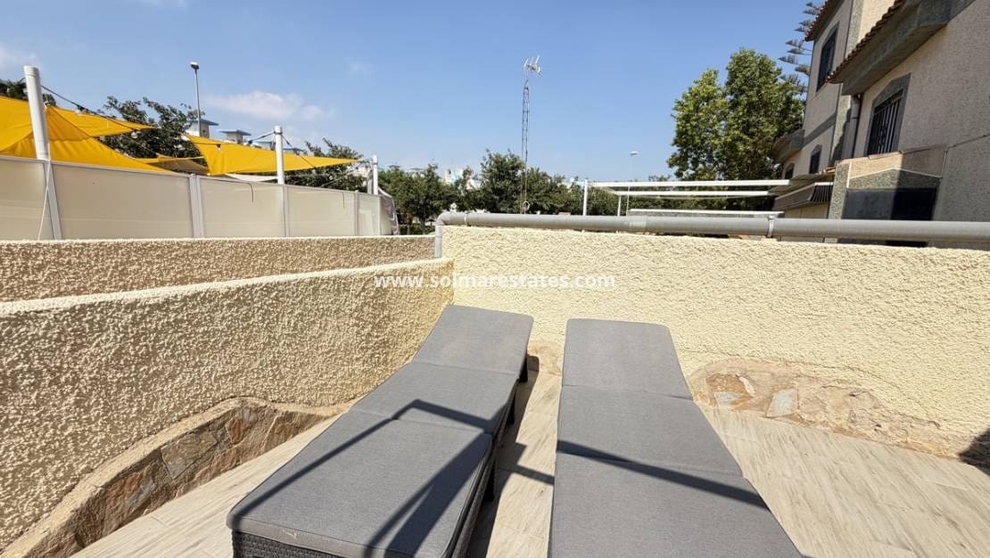 5 quarto Moradia para venda em Villamartin com piscina - 475 000 € (Ref: 10086726)