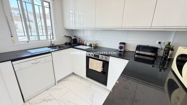 5 quarto Moradia para venda em Villamartin, Orihuela com piscina - 475 000 € (Ref: 10086726)