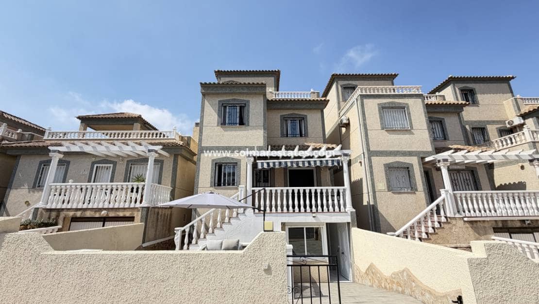 5 quarto Moradia para venda em Villamartin com piscina - 475 000 € (Ref: 10086726)