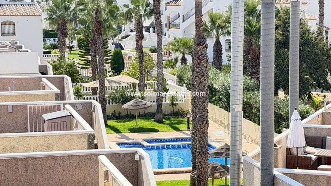 5 quarto Moradia para venda em Villamartin com piscina - 475 000 € (Ref: 10086726)