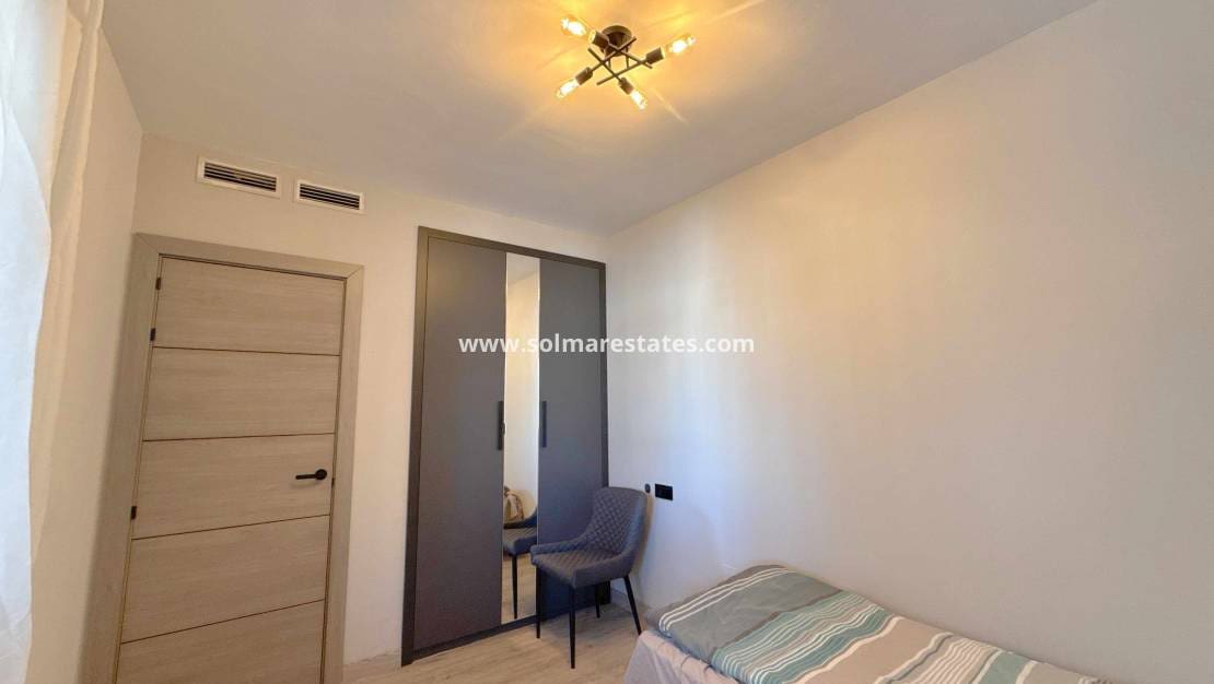 2 quarto Apartamento para venda em Cabo Roig com piscina - 249 950 € (Ref: 10086727)