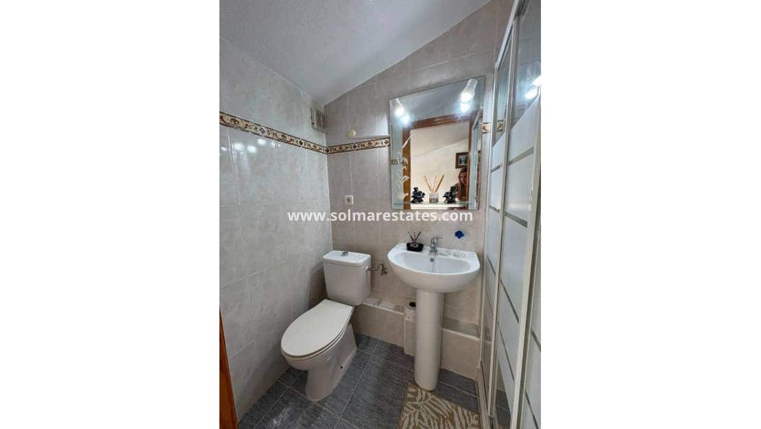 3 soveværelse Byhus til salg i Playa Flamenca med swimmingpool - € 200.000 (Ref: 10093708)