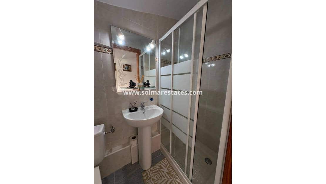 3 soveværelse Byhus til salg i Playa Flamenca med swimmingpool - € 200.000 (Ref: 10093708)