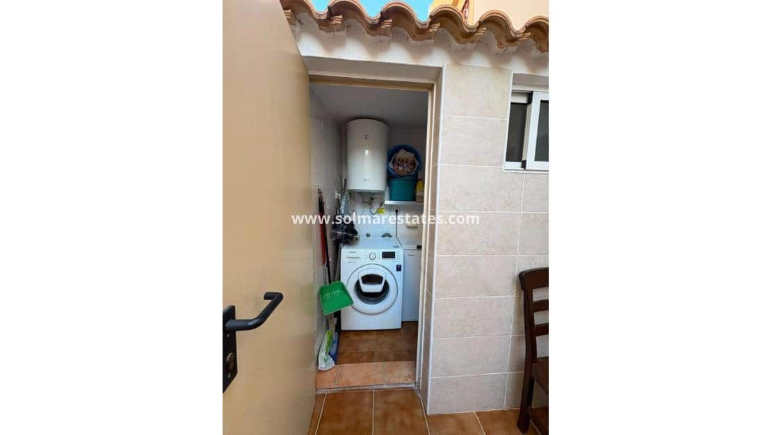 3 soveværelse Byhus til salg i Playa Flamenca med swimmingpool - € 200.000 (Ref: 10093708)